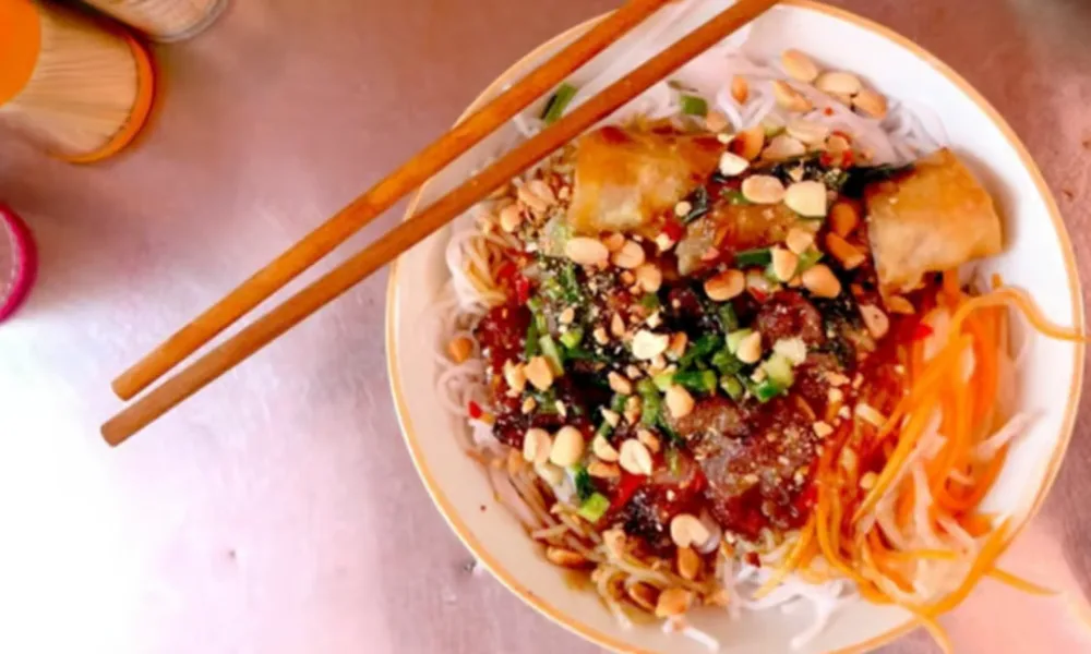 Fried Spring Roll Bun served at Hop Tung