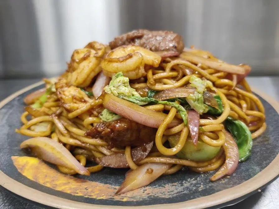Lo Mein Combination served at Hop Tung
