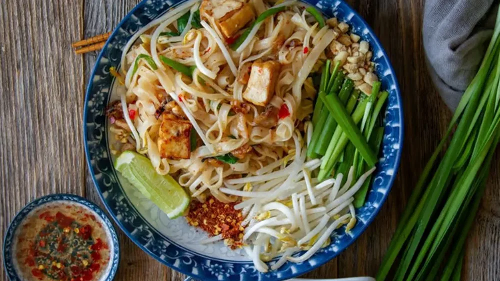 (Pad Thai) Tofu served at Hop Tung