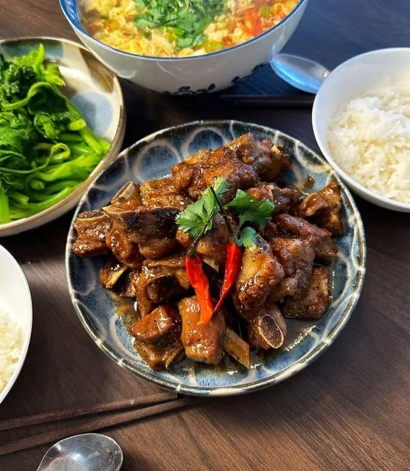 Sizzling Black Pepper Ribs served at Hop Tung